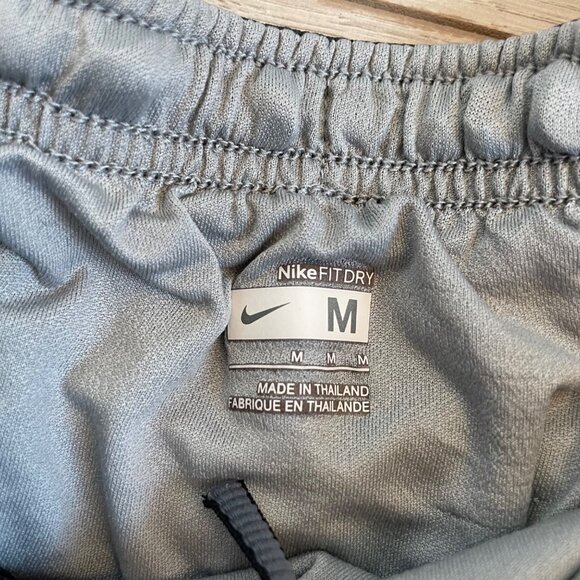 Nike Drifit Men's Gray and Red Shorts Size medium - Picture 3 of 7